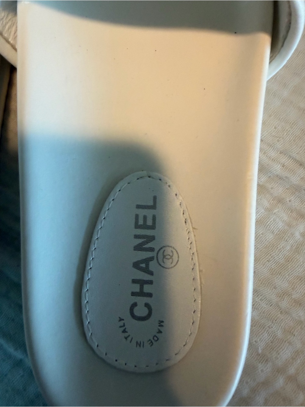CH@NE** White Slide Sandals with Pastel Logo Letters - Picture 6 of 6
